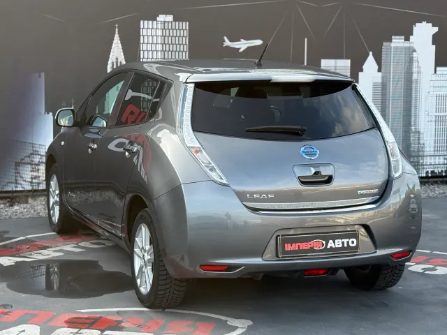 Nissan Leaf - фото 5