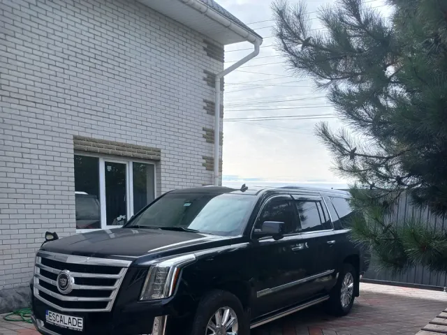 Cadillac Escalade - фото 1