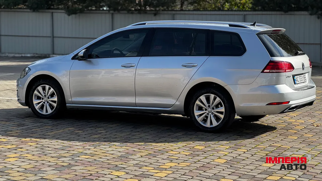 Volkswagen Golf - фото 10