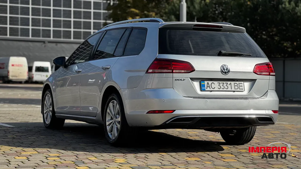 Volkswagen Golf - фото 6