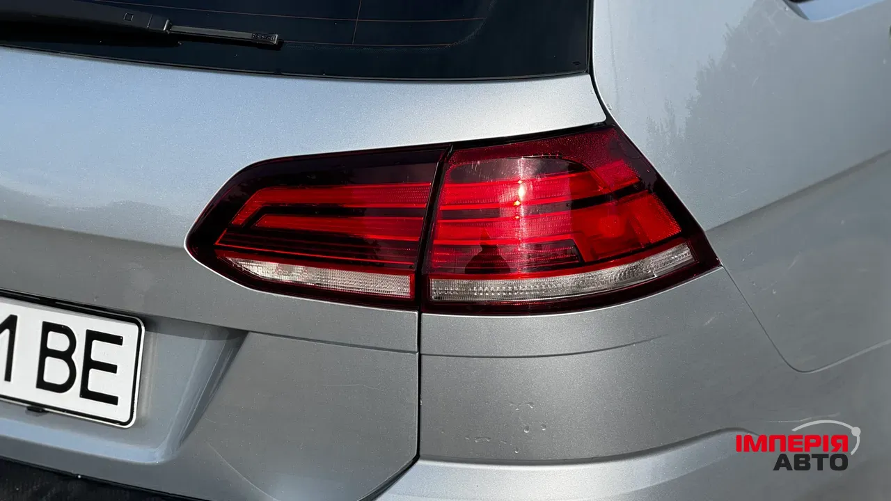 Volkswagen Golf - фото 20