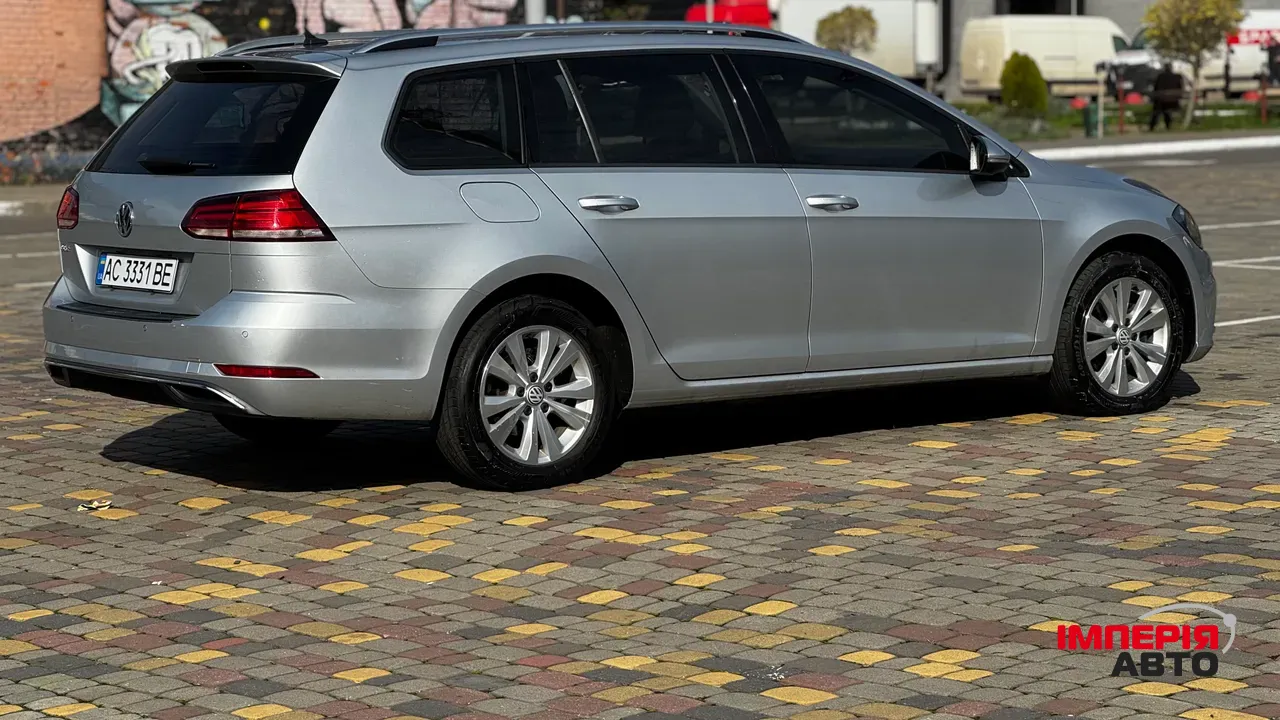 Volkswagen Golf - фото 5