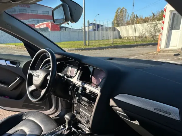 Audi A4 - фото 5
