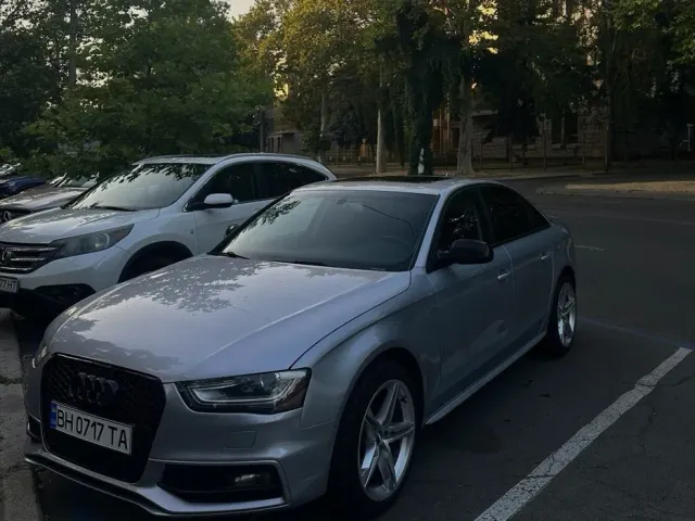 Audi A4 - фото 1