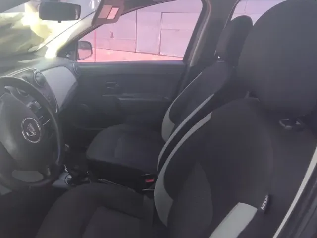 Dacia Sandero - фото 2