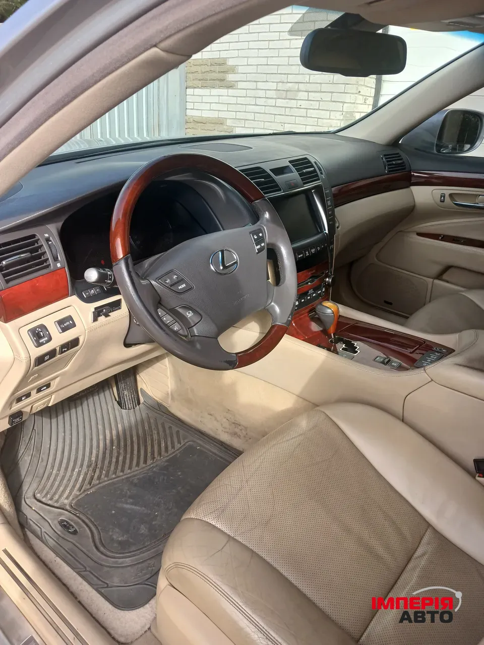 Lexus LS - фото 2