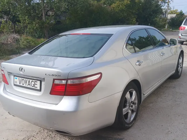 Lexus LS - фото 5