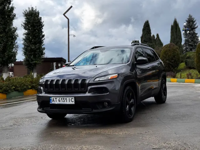 Jeep Cherokee - фото 1