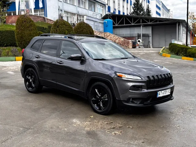 Jeep Cherokee - фото 4