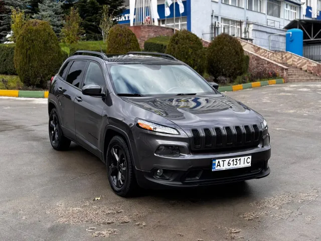Jeep Cherokee - фото 3