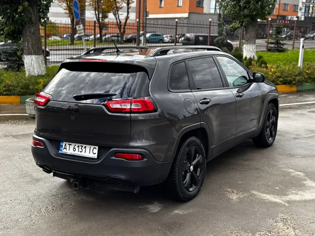 Jeep Cherokee - фото 5