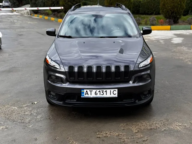 Jeep Cherokee - фото 2