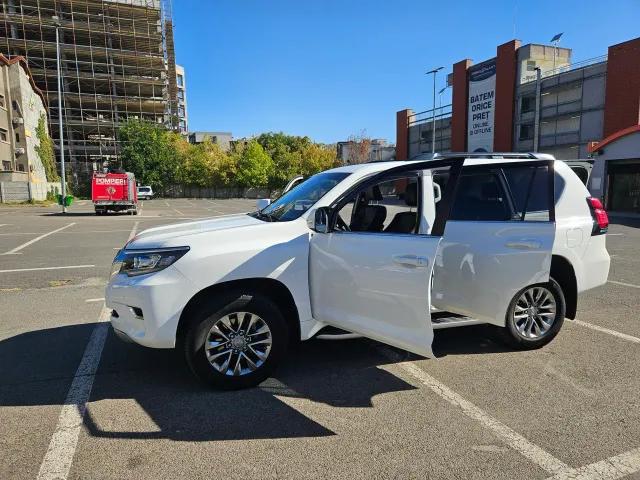 Toyota Land Cruiser Prado - фото 1