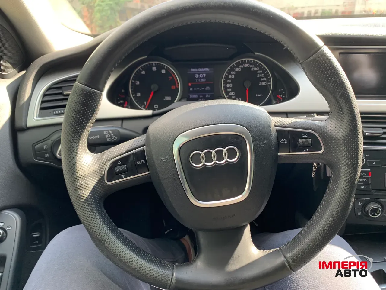 Audi A4 - фото 31