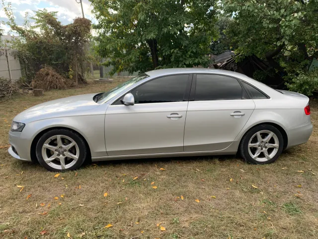Audi A4 - фото 5