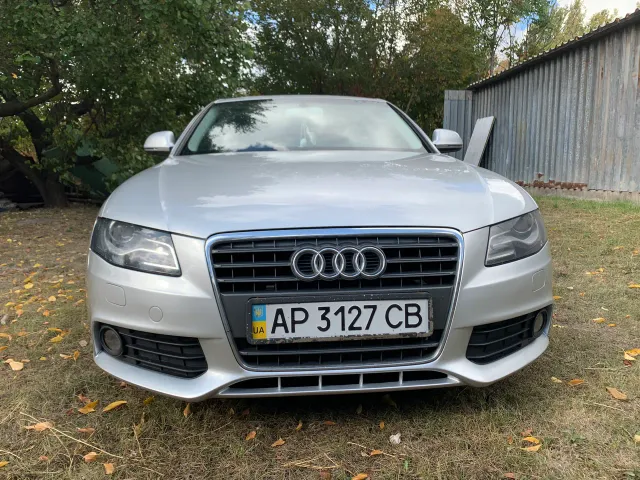 Audi A4 - фото 2