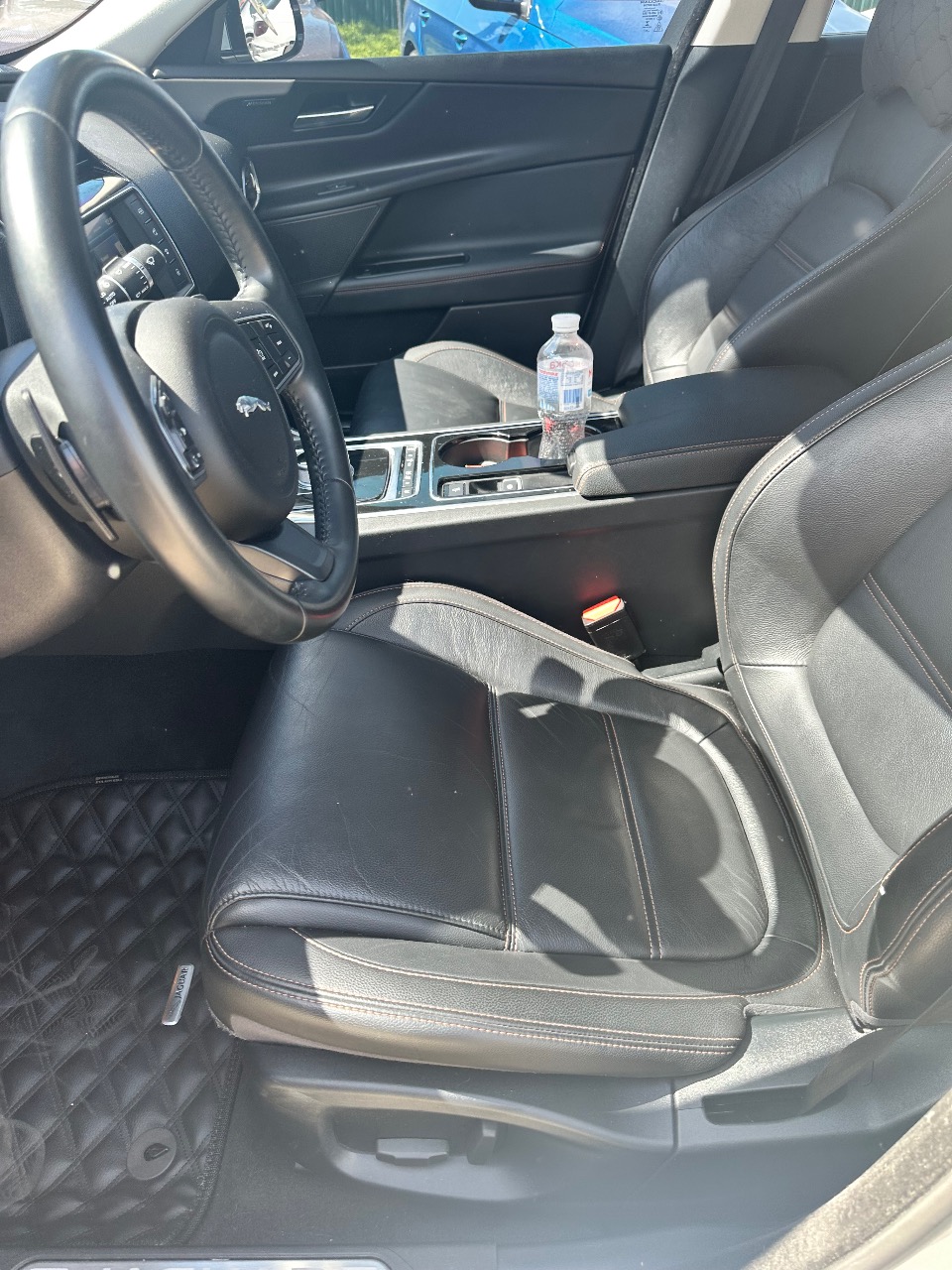Jaguar XE - зображення 5