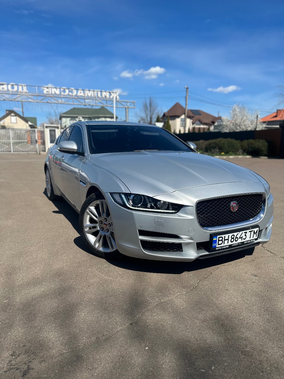 Jaguar XE - зображення 4