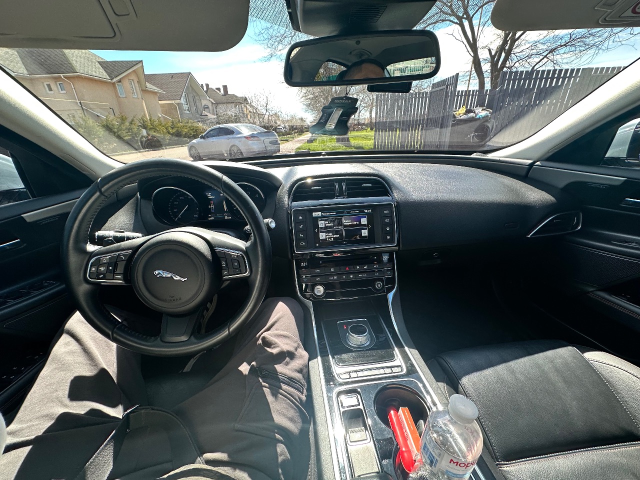 Jaguar XE - фото 13