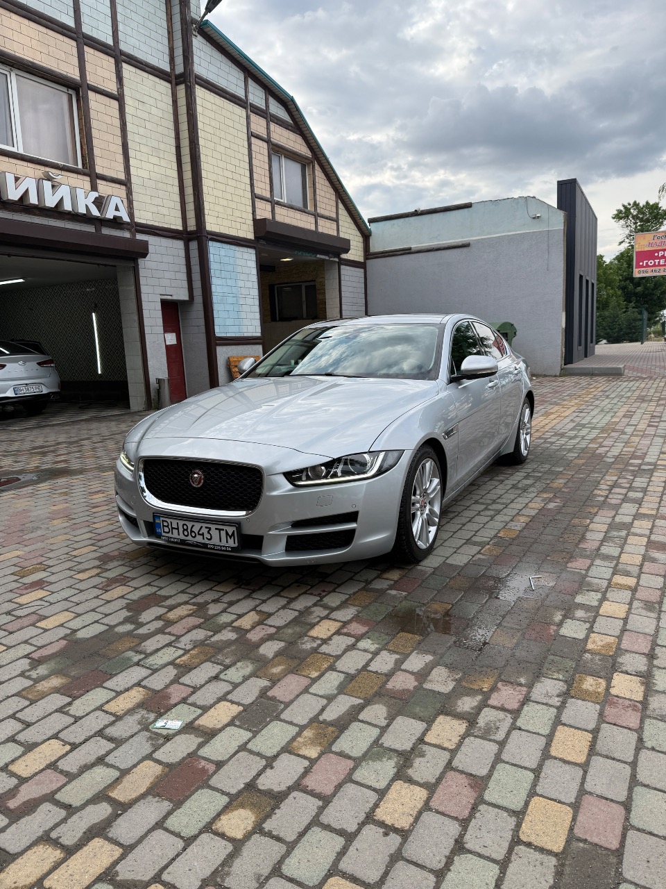 Jaguar XE - зображення 1