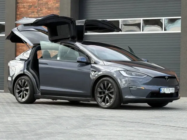 Tesla Model X - фото 1