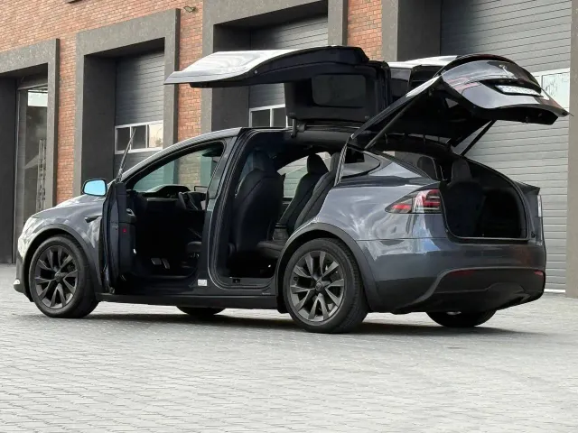 Tesla Model X - фото 3