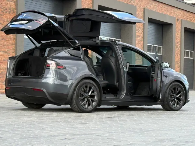 Tesla Model X - фото 4
