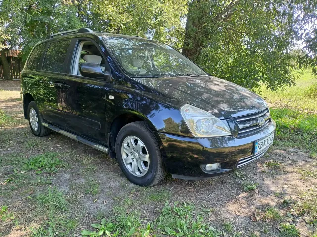 Kia Carnival - фото 1