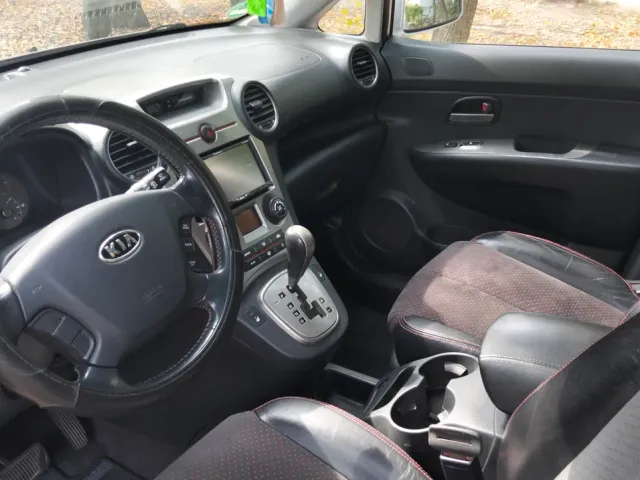Kia Carens - фото 2