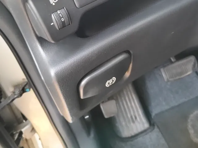 Kia Carens - фото 5