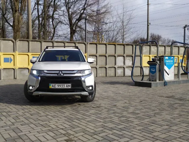 Mitsubishi Outlander - фото 4