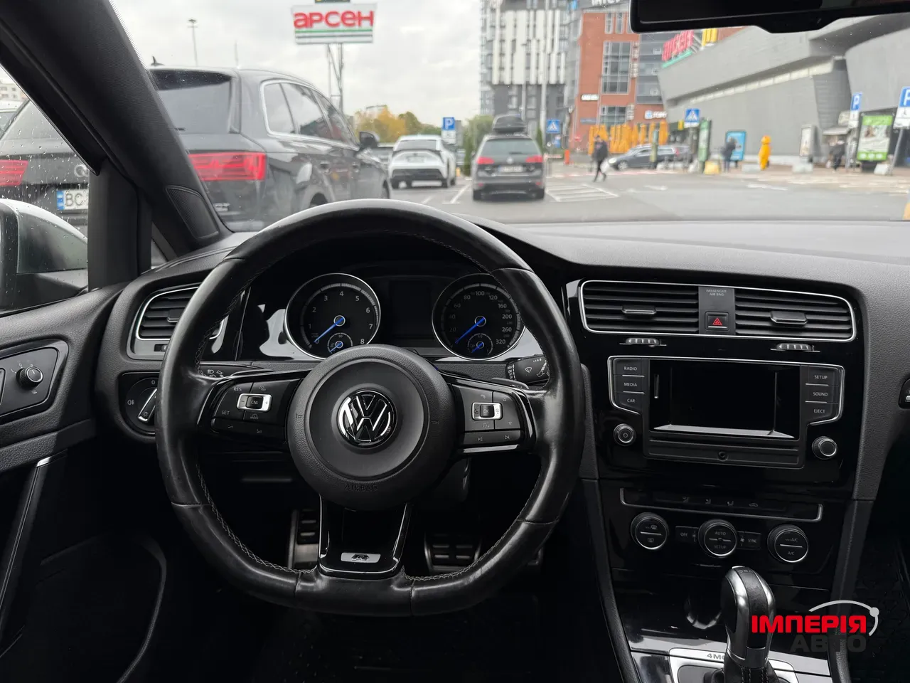 Volkswagen Golf R - фото 6