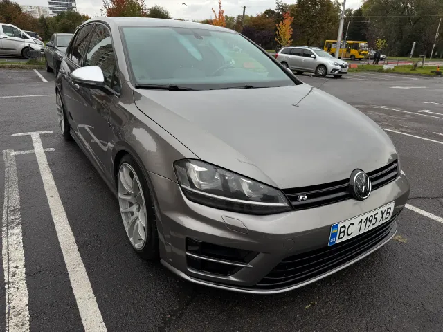 Volkswagen Golf R - фото 3