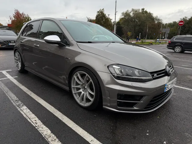 Volkswagen Golf R - фото 1