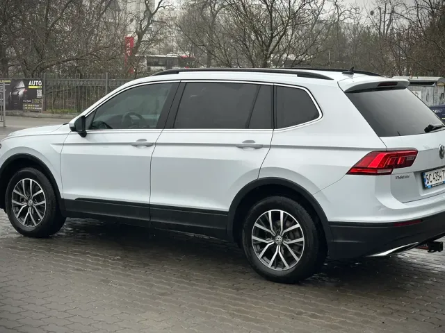 Volkswagen Tiguan - фото 2