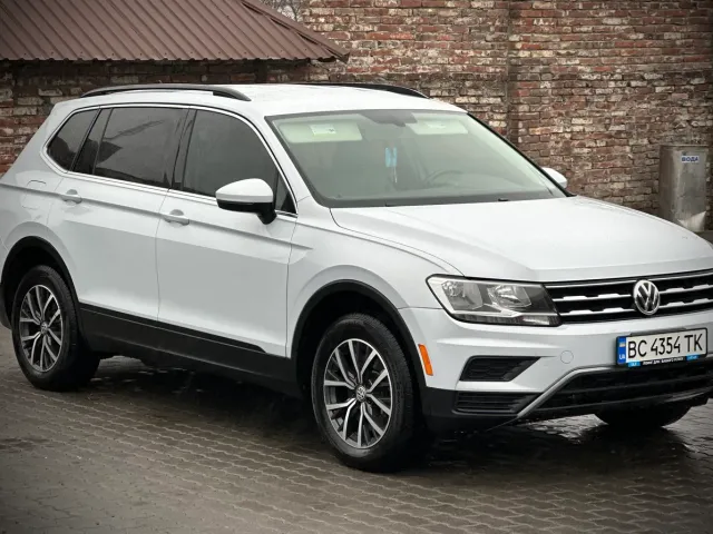 Volkswagen Tiguan - фото 4
