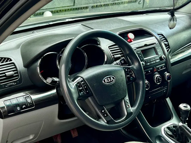 Kia Sorento - фото 4