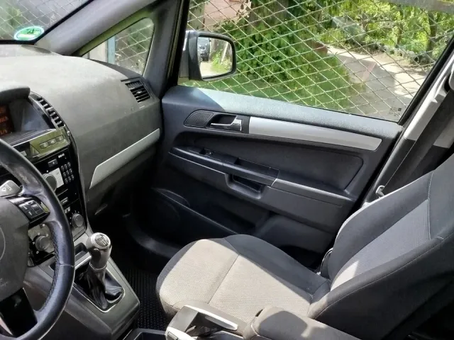 Opel Zafira - фото 3