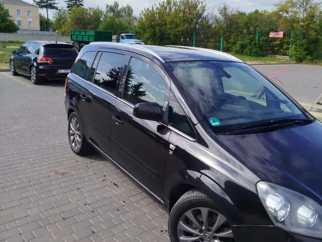Opel Zafira - фото 2