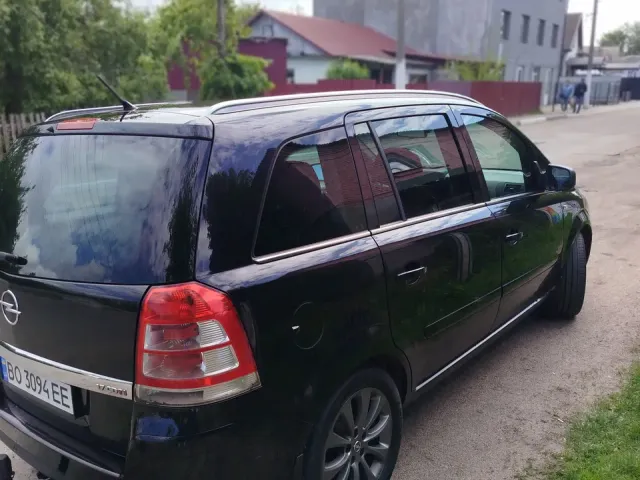Opel Zafira - фото 4