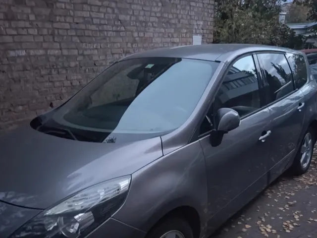 Renault Scenic - фото 4