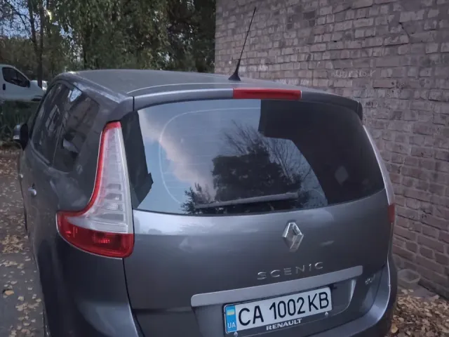 Renault Scenic - фото 3