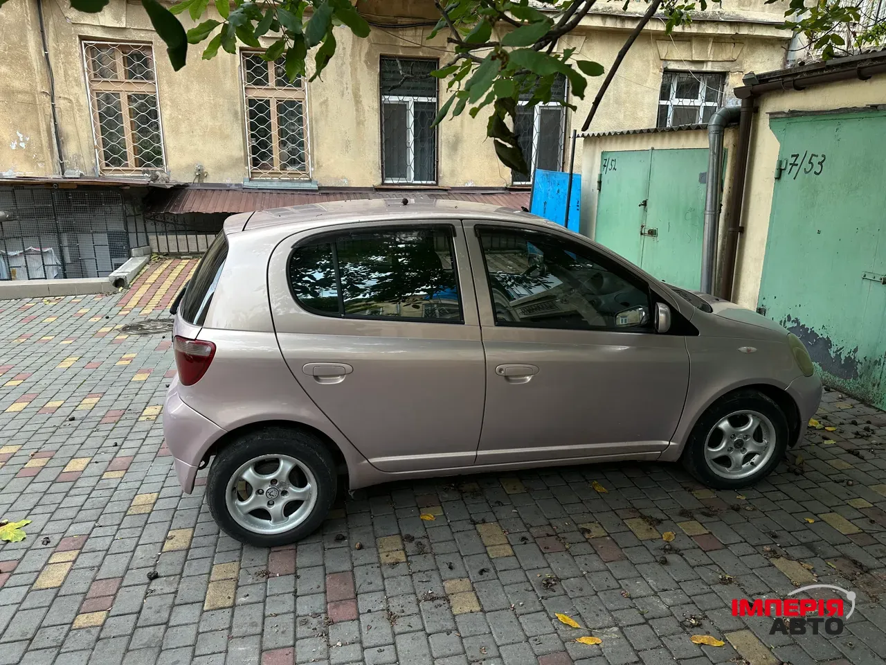 Toyota Yaris - фото 2