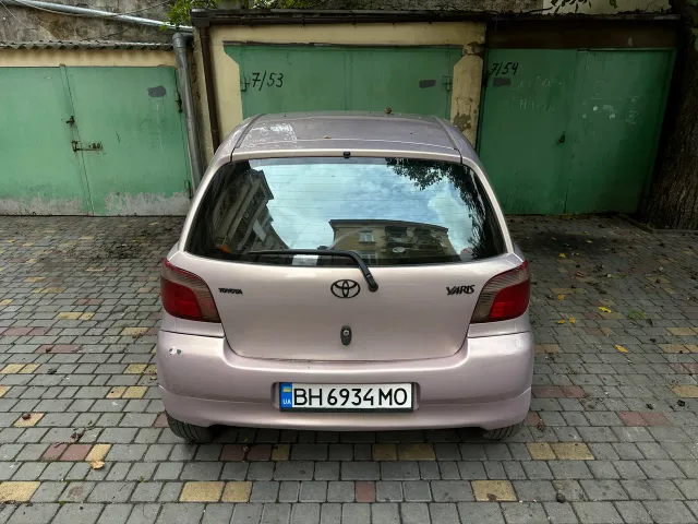 Toyota Yaris - фото 4