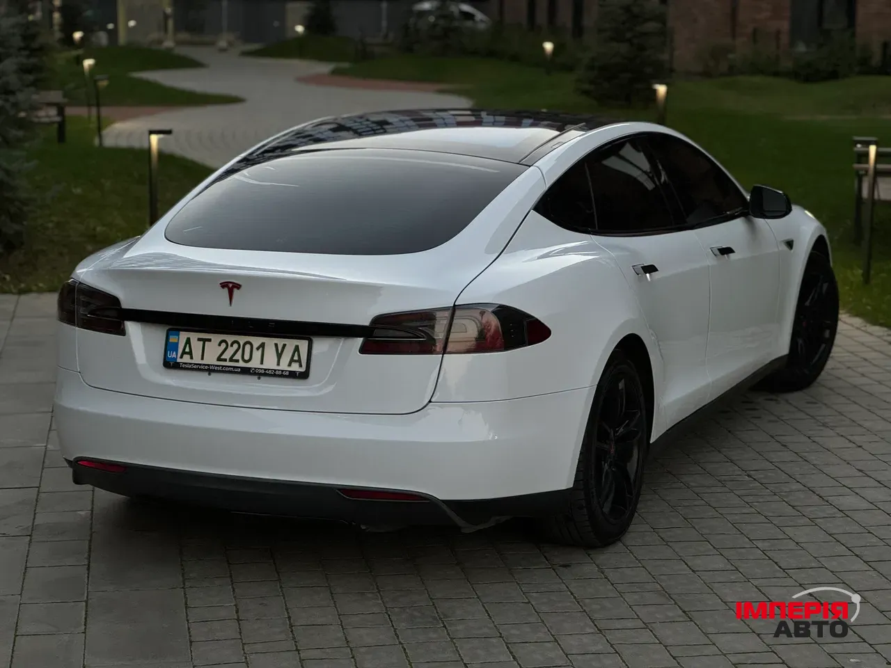 Tesla Model S - фото 6