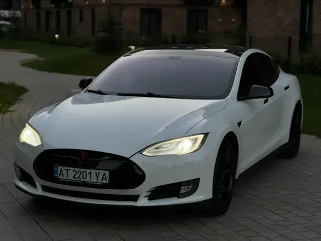 Tesla Model S - фото 2