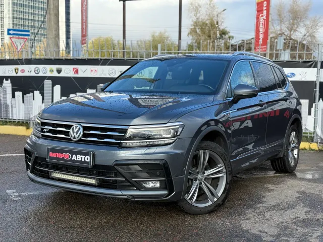 Volkswagen Tiguan - фото 4