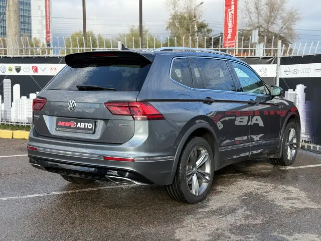 Volkswagen Tiguan - фото 2