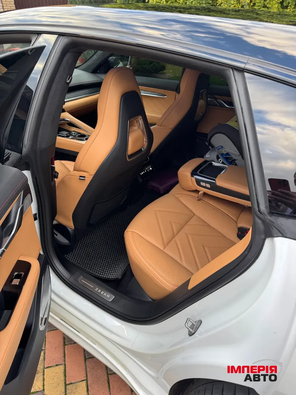 Zeekr 001 - фото 3