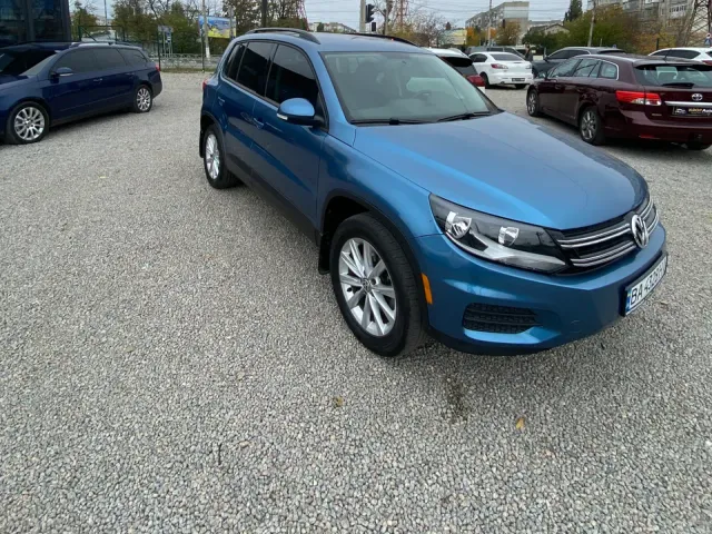 Volkswagen Tiguan - фото 4